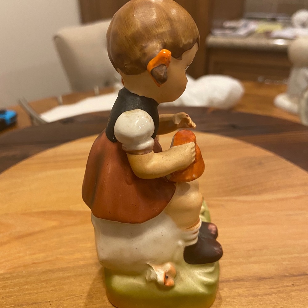 Ornart 5th Ave Hand Painted Limited Girl with Doll - Picture 5 of 6